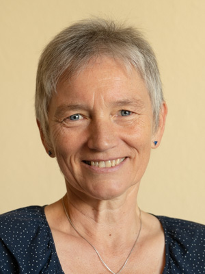 Frau Kornelia Schmidt